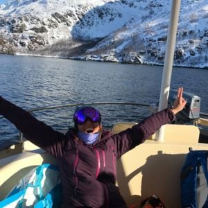 Meet your Posher, Lara